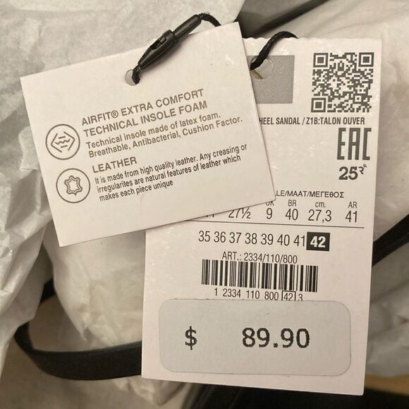 Elegant Black Heeled Sandals - Picture 8 of 9